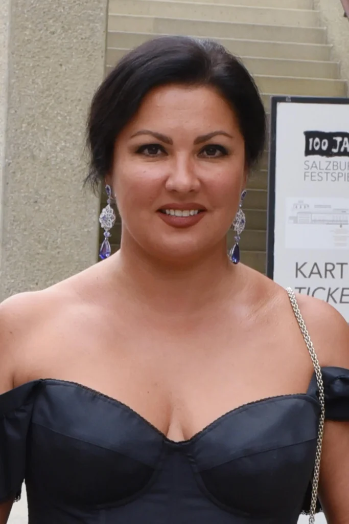 Anna Netrebko Jung    Anna Netrebko Jung – Frühe Jahre und Ausbildung