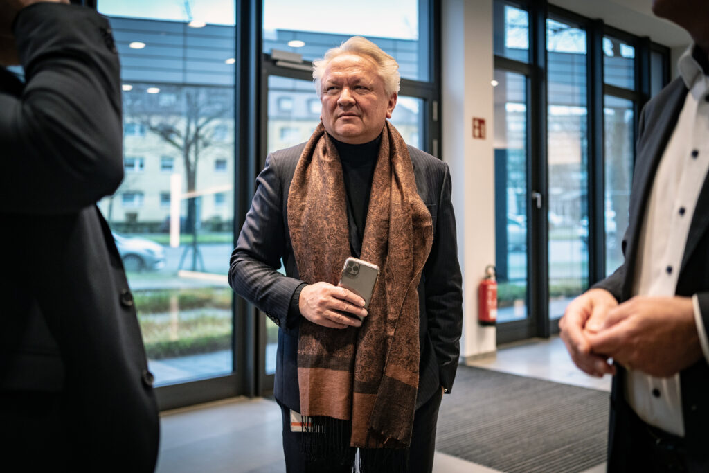 armin papperger gehalt Berufliche Erfolge