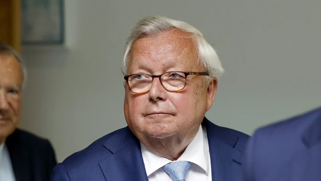 christian olearius vermögen Geschätztes Vermögen von Christian Olearius