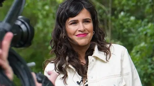 donya farahanidonya Engagement & Botschaft