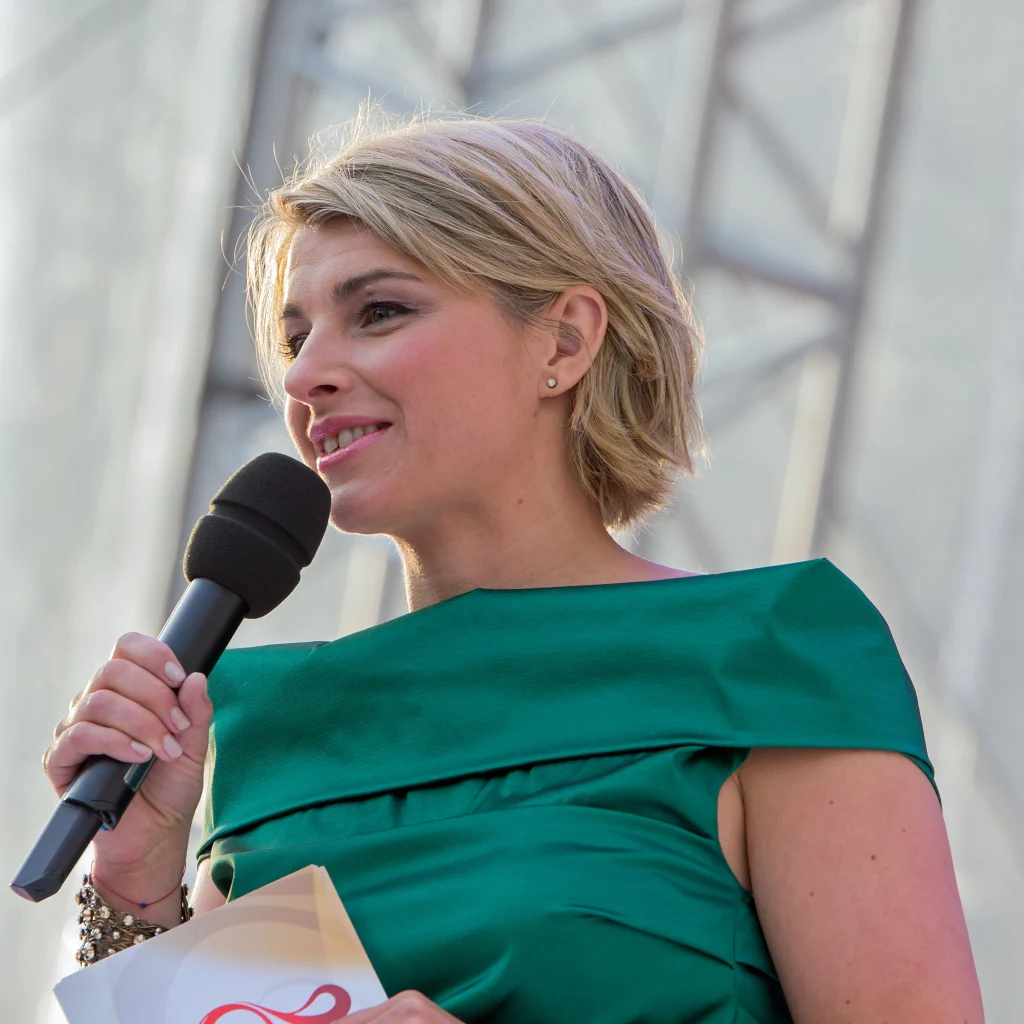 Sabine Heinrich Größe und Körperliche Merkmale